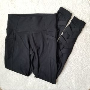 🛍 48 HR DEAL!! - Athleta Strappy Pocket Leggings